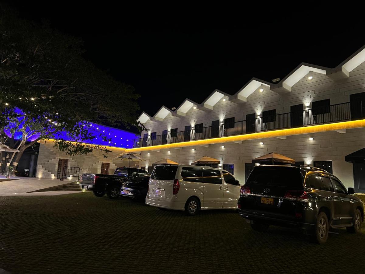 Macchiato Resort Savannakhet Opposite Thai Embassy מראה חיצוני תמונה